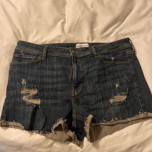 Studio Blue Jean shorts NWT Size 32 (16)